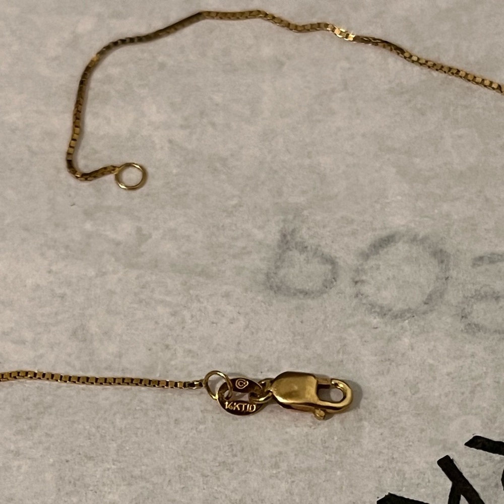 PRE-LOVED AUTHENTIC 14K YELLOW GOLD PETITE BOX CHAIN NECKLACE. - Picture 11 of 13